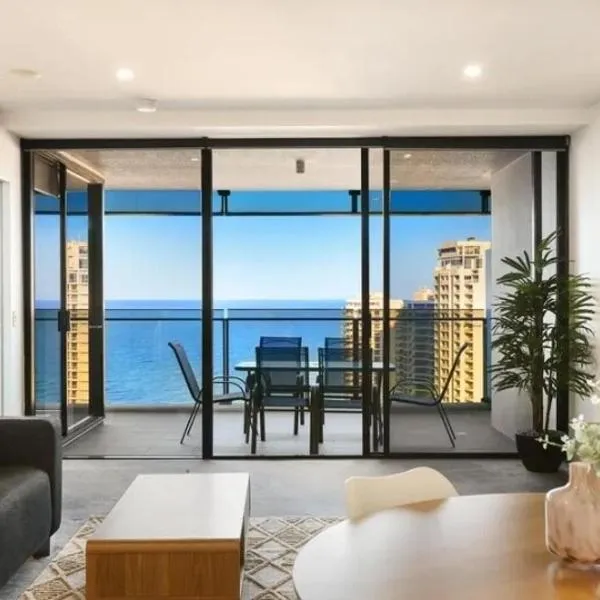 Circle on Cavill 2-Bed Sea View，位于黄金海岸的酒店