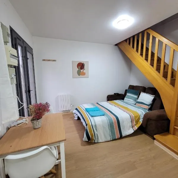 Duplex apartment 700 m from Compiègne train station，位于Margny-lès-Compiègne的酒店