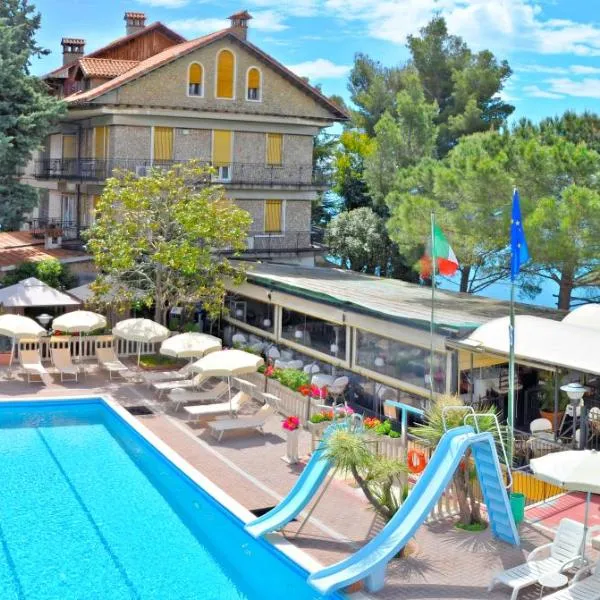拉莱塞瓦迪卡斯特尔达皮奥 - 查姆&瑞莱克斯酒店，位于格里马尔迪的酒店