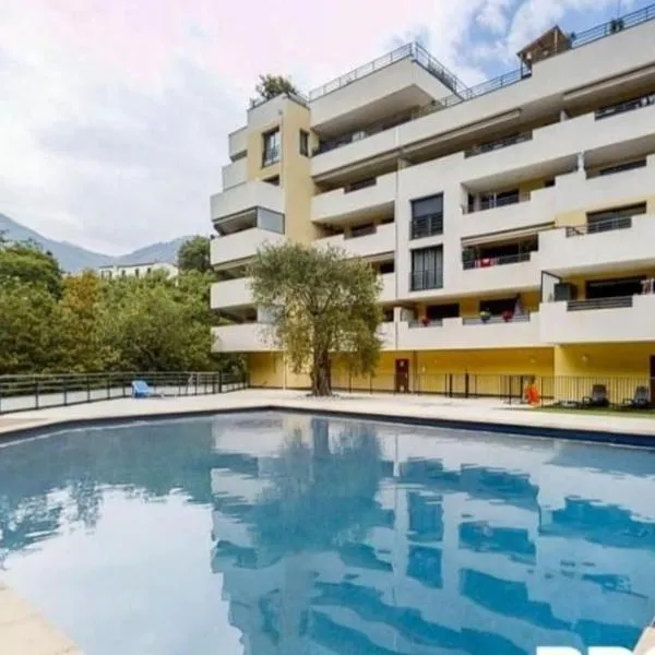Jolie appartement avec piscine et parking privé Menton，位于Gorbio的酒店