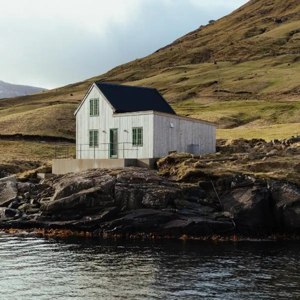 Fiskahúsið - Waterfront Cabin - Stunning Views，位于Kaldbak的酒店