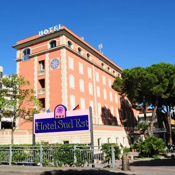 Hotel Sud Est by Fam Rossetti，位于Santo Stefano del Ponte的酒店