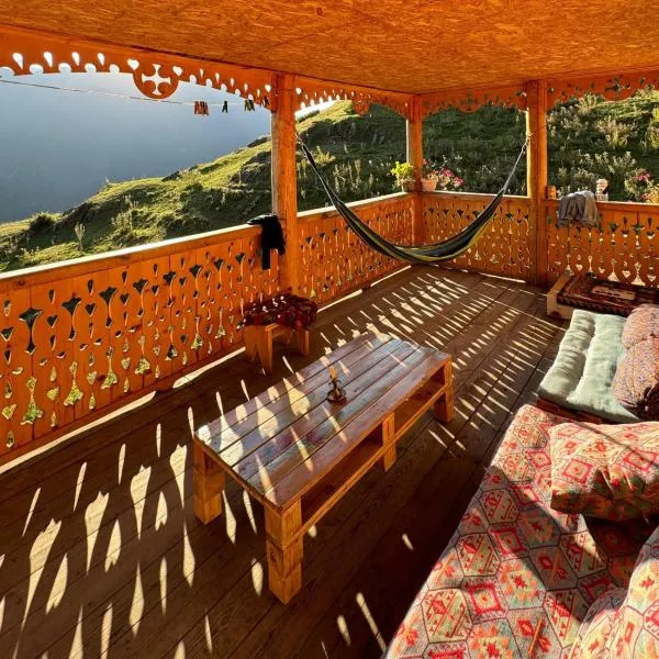 Guesthouse hegho სასტუმრო ჰეღო，位于Omalo的酒店