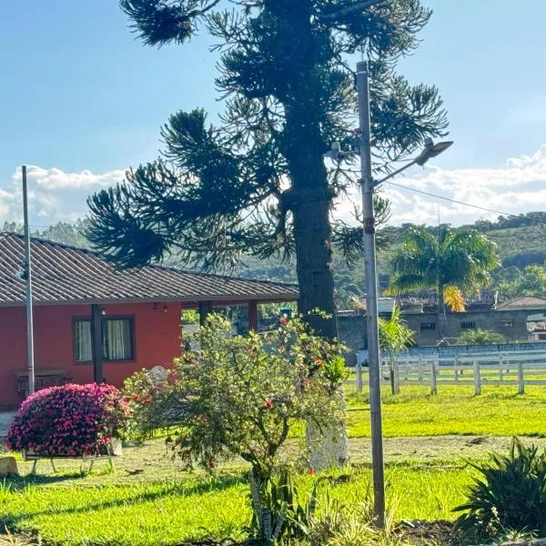 Pousada da Elizângela de Amarantina，位于欧鲁普雷图的酒店