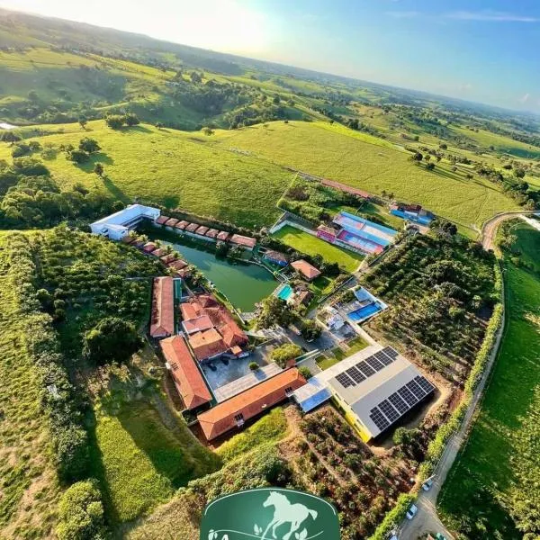 Amoras Hotel fazenda，位于圣安东尼奥-迪热苏斯的酒店