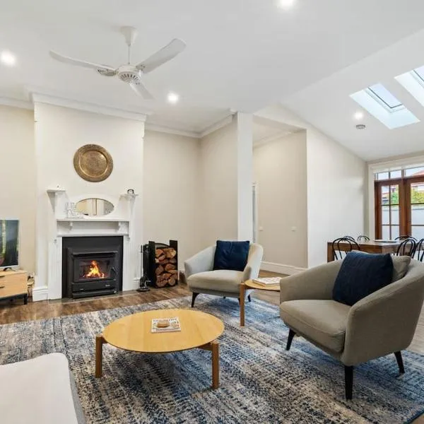 Heritage Home on March - Amazing Location，位于奥兰治的酒店