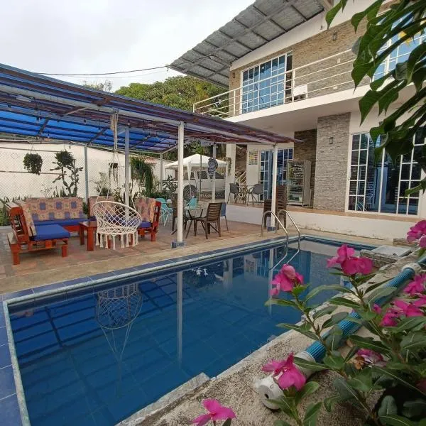 L'Vanna Hotel，位于佩德纳莱斯的酒店