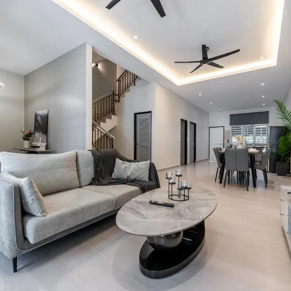 La Ferringhi Villa - Marblelous 5BR Bungalow by ALV，位于峇都丁宜的酒店