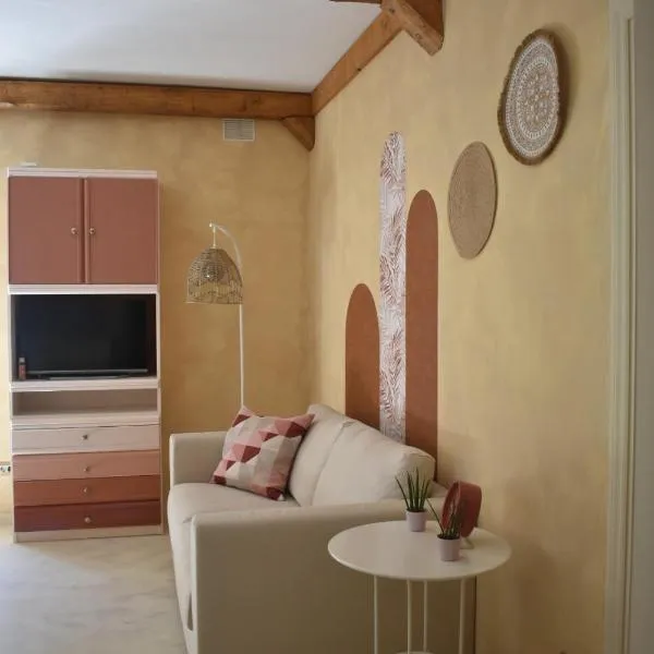 2 or 4-person apartment CasaDaEfde，位于钦戈利的酒店