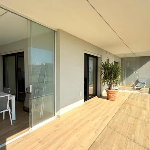 CN003 - Cesenatico, bilocale fronte mare con terrazzo panoramico，位于切塞纳蒂科的酒店