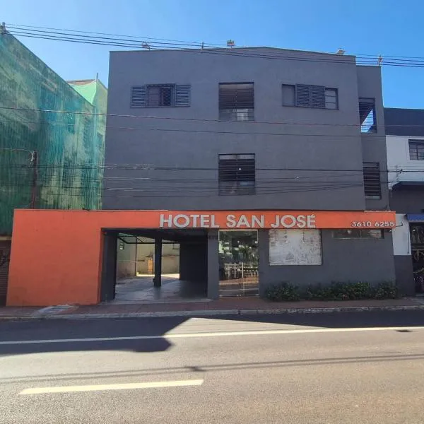 Hotel & Hostel San José,位于里贝朗普雷托的酒店