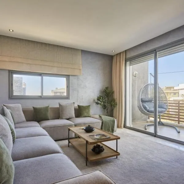 Family-Friendly 3BR with Garden and Outdoor Space，位于Bouskoura的酒店