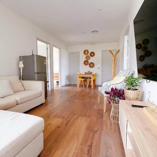 Sunny Double Bedroom With Garden View，位于Silverdale的酒店