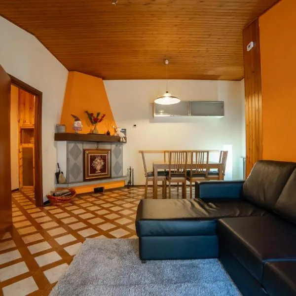 Dolce Rifugio sul Castello - Incantevole appartamento a due passi dal centro con Garage，位于塞斯托拉的酒店