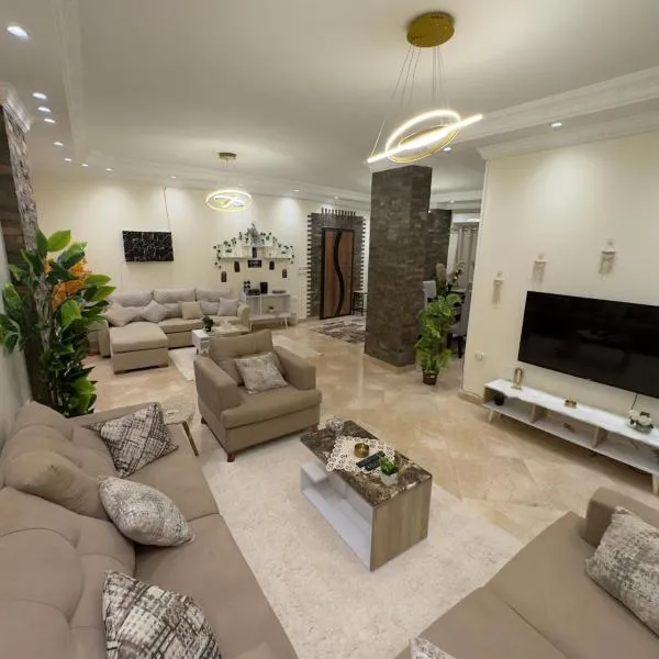 Hotel Apartment In Sheikh Zayed With Private Entrance，位于Sheikh Zayed的酒店