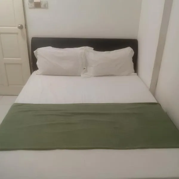 Natol Homestay - Hong Kong Rock Road，位于古晋的酒店