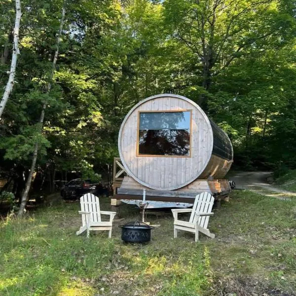 Lakefront Barrel in Parry Sound #16，位于帕里桑德的酒店