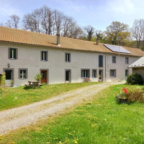 Gite de la Pierre Percée，位于La Motte-dʼAveillans的酒店