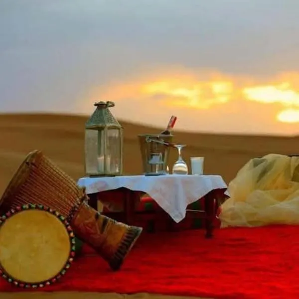 unique Sahara Camp，位于梅尔祖卡的酒店