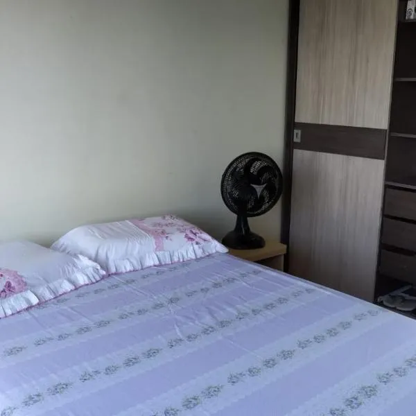 Apartamento perto do mar com garagem em Praia de Leste，位于巴拉那州蓬塔尔的酒店