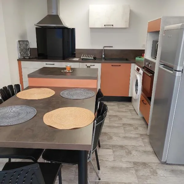 Agréable T2 50m2，位于Aubin的酒店