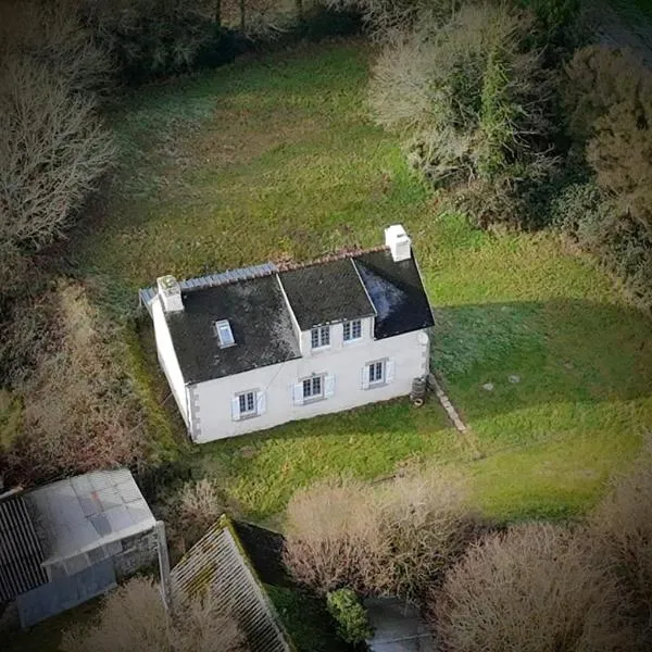 Three Bedroom Breton Cottage，位于Collorec的酒店