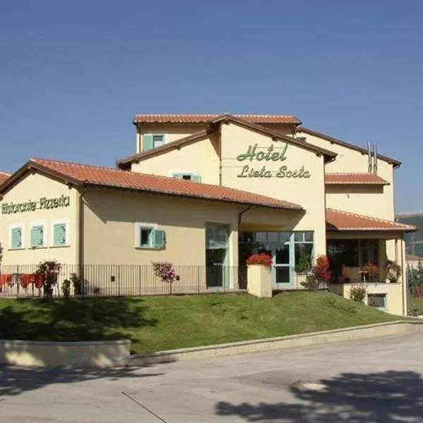 列它索斯塔酒店，位于Serravalle di Chienti的酒店