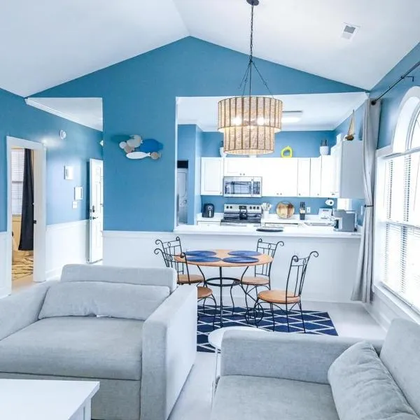 Luxury Golf Condo with Pool Access, near the Ocean and Broadway at the Beach,，位于默特尔比奇的酒店