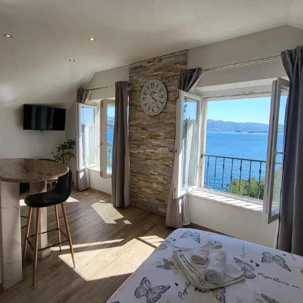 Old Town Sea Front M&M Apartment Korčula，位于科尔丘拉的酒店