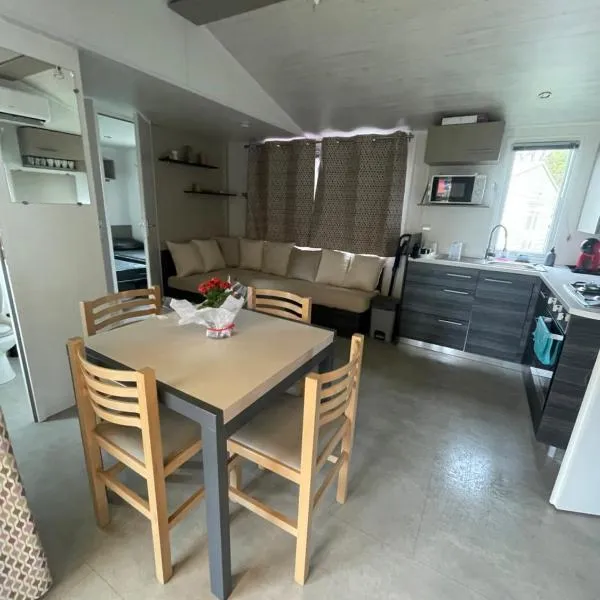 Mobil home 6-8pers - Le lac des rêves，位于拉特斯的酒店