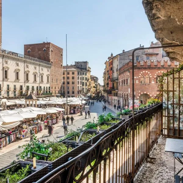 Luxury Apartment on Piazza Erbe，位于维罗纳的酒店