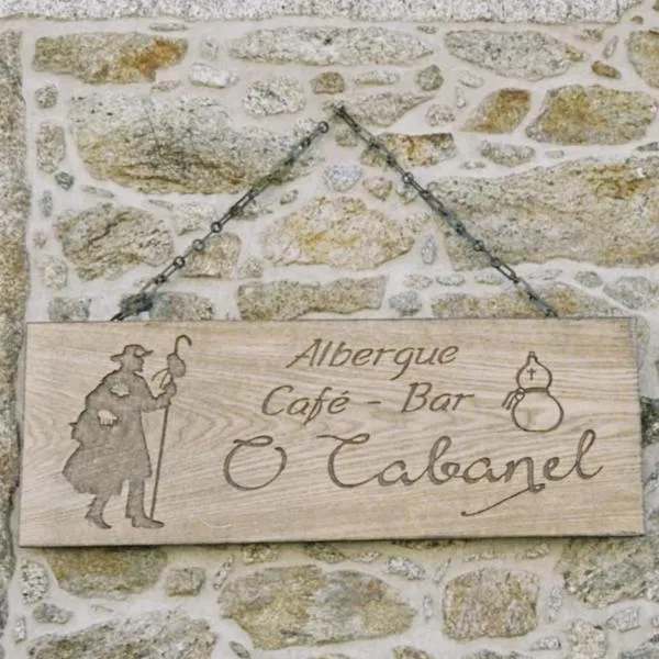 O Cabanel Albergue-Bar，位于Villastose的酒店