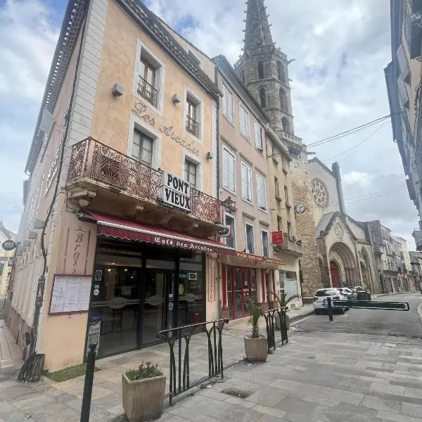 Hôtel Restaurant Les Arcades，位于利穆的酒店