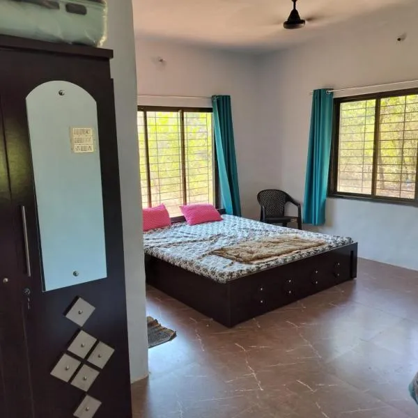 Jungle home stay，位于Devrukh的酒店