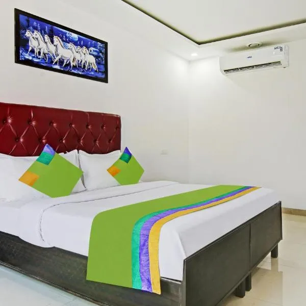 Hotel Royal Empirre Near PEC-PGI-PU Chandigarh，位于钱德加尔的酒店