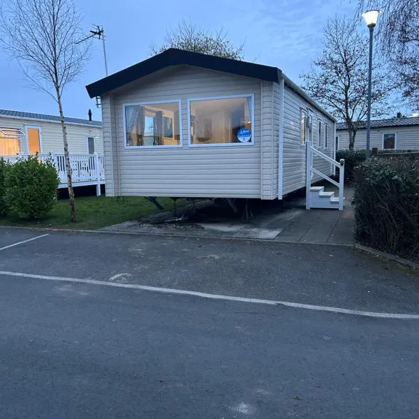 Haven Fleetwood Blackpool Entire home 6 people seaside caravan park，位于弗利特伍德的酒店