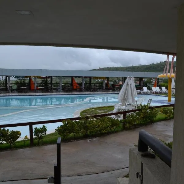 Flats no Condominio Monte Castelo Gravatá，位于格拉瓦塔的酒店