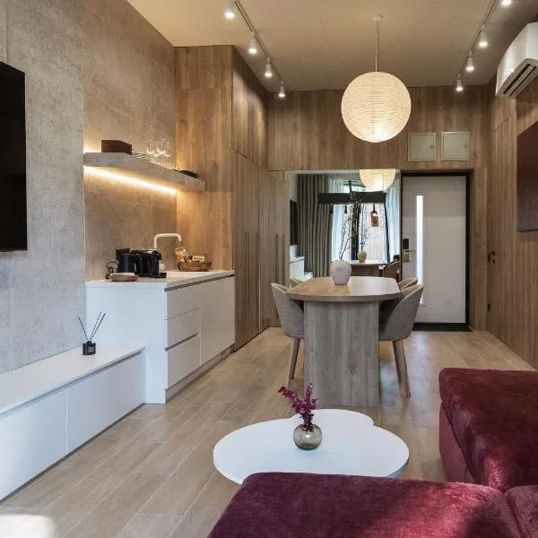 DOM hotel，位于Prolisky的酒店
