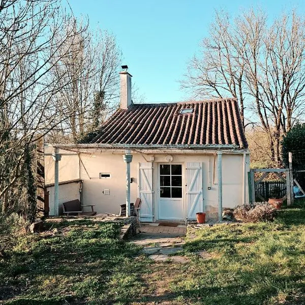 Maison T2 Meublé à la campagne，位于Saint-Maurice-le-Girard的酒店