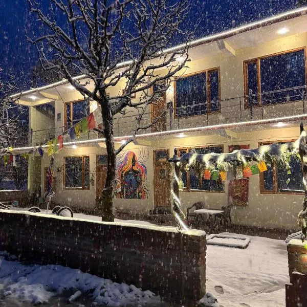 Shalom Guesthouse and Cafe，位于Kalgha的酒店