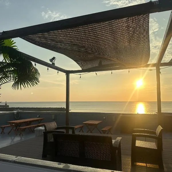 BLUE OCEAN 淡路屋 -Awajiya- Oceanfront BBQ PET OK，位于淡路的酒店