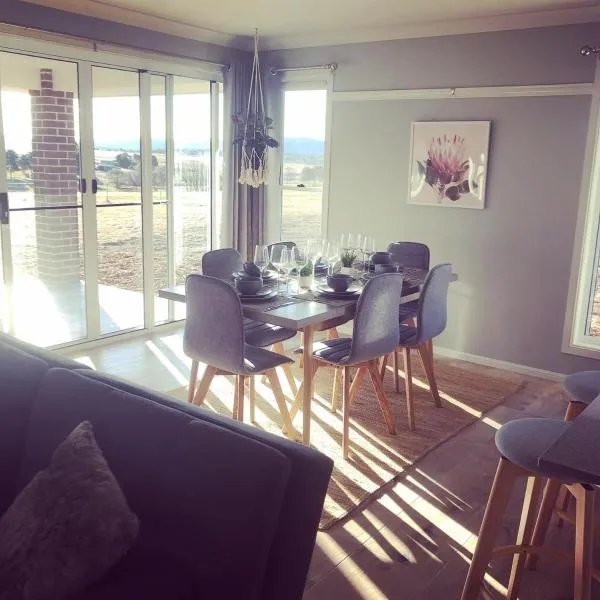 Carpe Diem Cottage, Tenterfield，位于滕特菲尔德的酒店