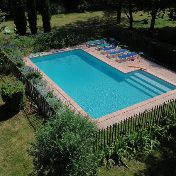 Villa Toscane créations à 20 mn de Toulouse，位于Azas的酒店