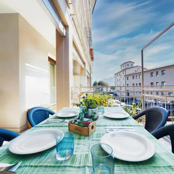 LAKE VIEW 20 - free wi-fi - just 50 meters from the lake，位于萨尼科的酒店