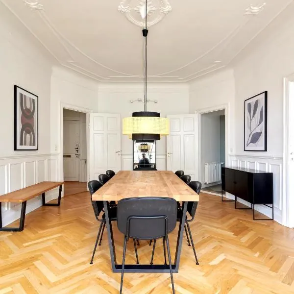 Huge modern & central 2BR loft，位于哥本哈根的酒店