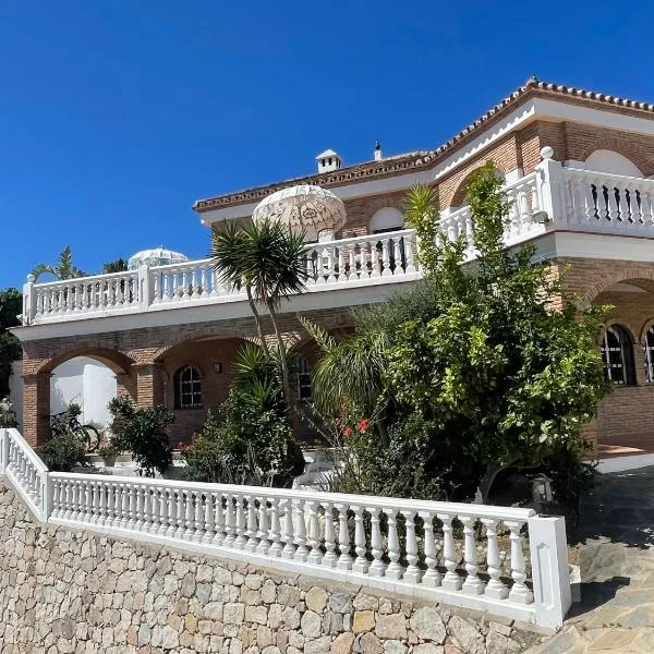 Villa Victoria B&B，位于米哈斯的酒店