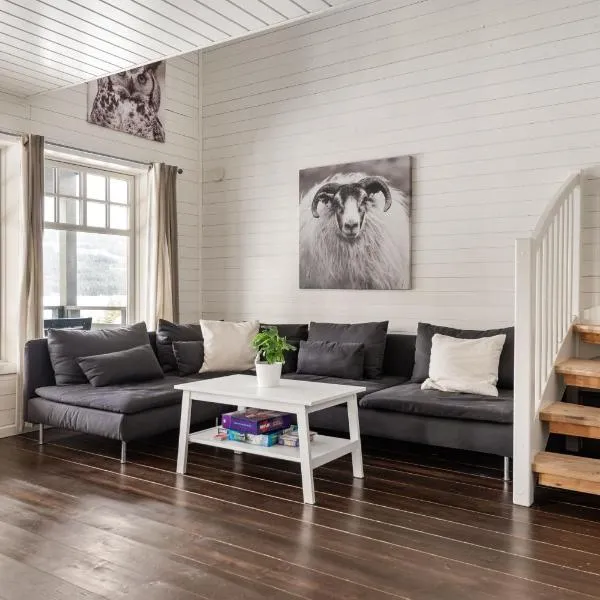 Cabin in Trysil with seaview to lake，位于特吕西尔的酒店