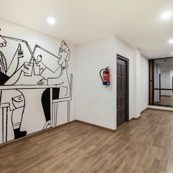 Hotel ginger gold，位于浦那的酒店