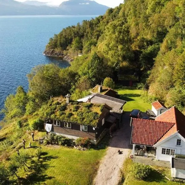 Charming guest house with amazing view，位于Kvam的酒店