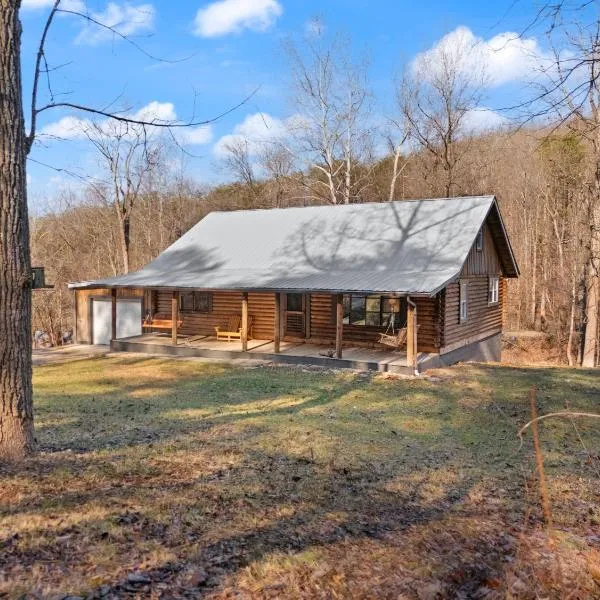 Lake Cumberland Cedar Hideaway，位于Burnside的酒店